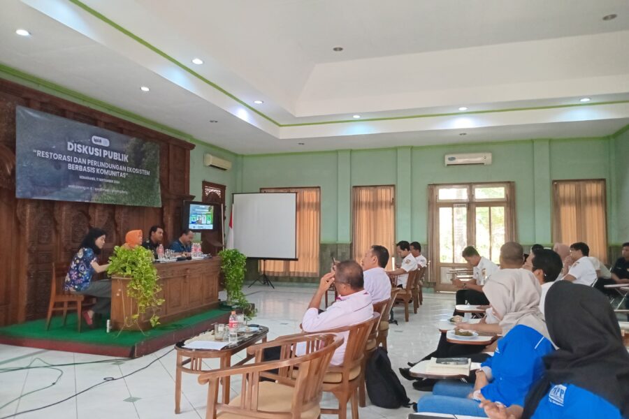 Sesi tanya jawab saat diskusi publik di Wisma Nazareth pada Rabu (11/09). [BP2M/Lidwina]