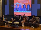 Sesi diskusi setelah penayangan perdana film dokumenter Legiun Tulang Lunak di Gedung Thomas Aquinas Unika Soegijapranata, Sabtu (16/11) [BP2M/Raihan Rahmat]