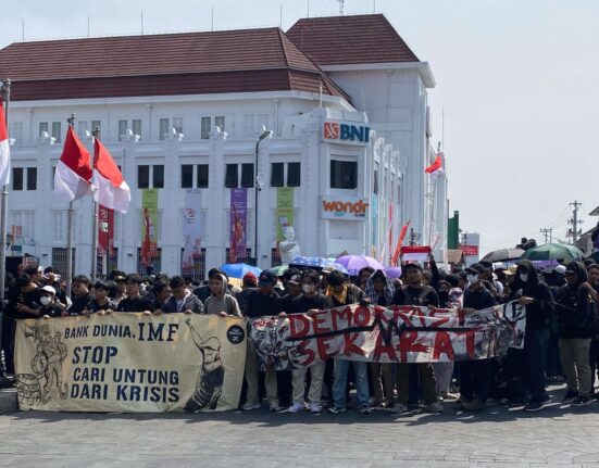 Aksi Mahasiswa Yogyakarta Menuntut Transparansi dan Keadilan kepada Pemerintah Daerah Yogyakarta (02/02/2025) [Kontributor/Nashrul]