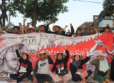 Pembacaan tuntutan oleh Petani Desa Pundenrejo dibersamai masyarakat yang mengikuti aksi. (Senin, 28/04/2025) [Sultan/BP2M]