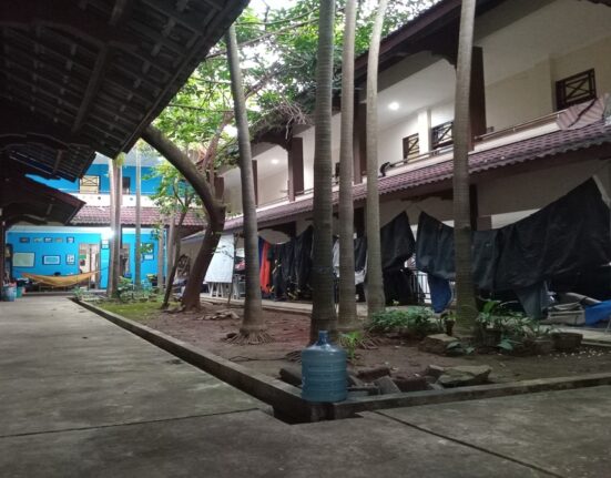 Sudut gedung UKM dari lantai bawah. (Jumat, 16 Mei 2025) [Basith/ Magang BP2M]