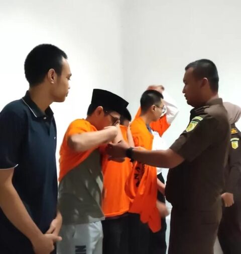 Tahanan aksi hari buruh saat menjadi tahanan kota (sumber; dokumentasi pihak utama)