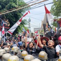 Aksi Warga Pati yang berhadapan dengan aparat (Sultan/ BP2M)