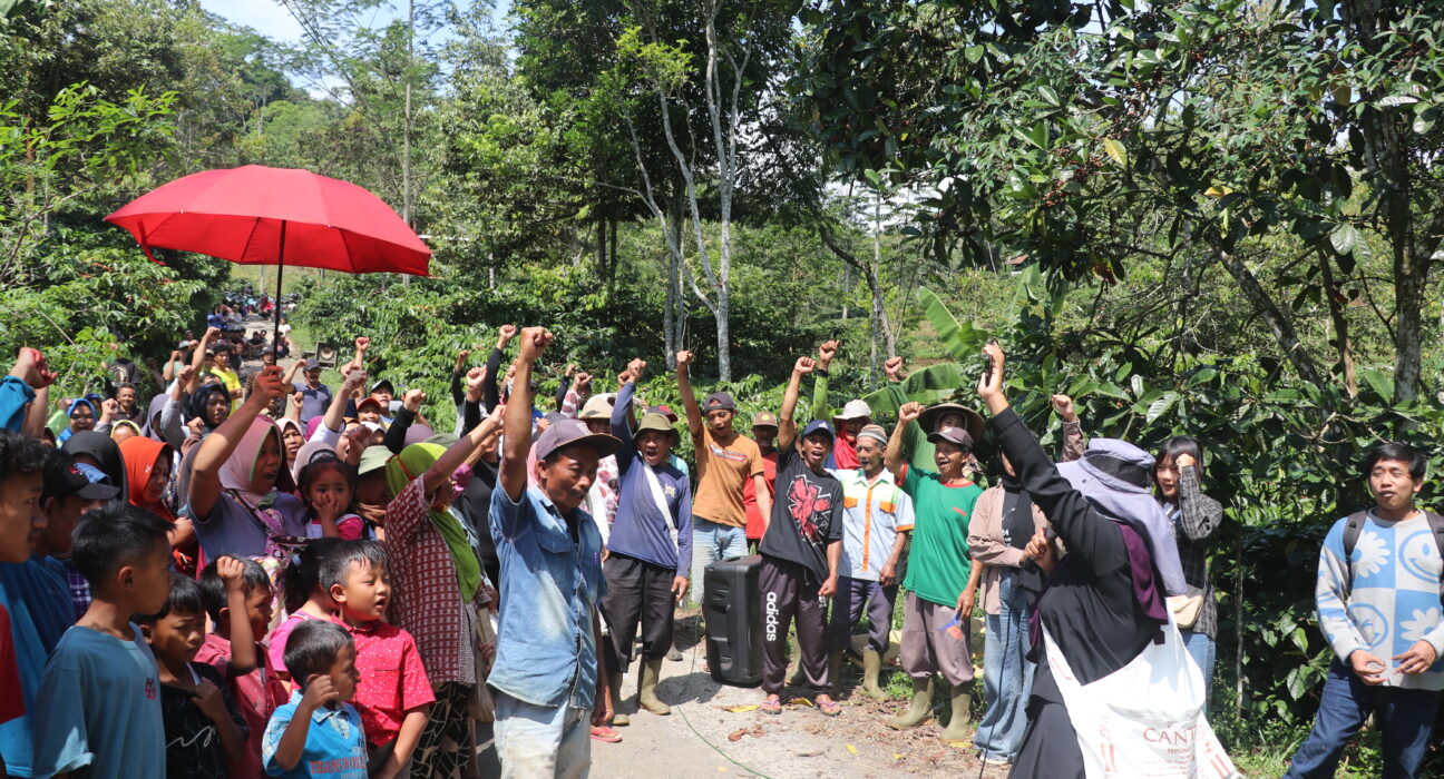 Aksi pemolakan warga Dusun Dayunan (Sultan/ BP2M)