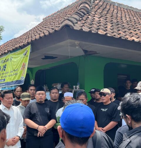 Warga sedang melakukan doa bersama sebelum akhirnya membubarkan diri pada Selasa, (09/09/2025) [BP2M]