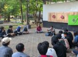 Diskusi HSC di lapangan bersama peserta dan pemantik diskusi (sumber: HSC)