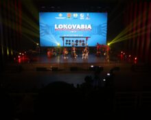 Pertunjukkan musik tradisional oleh salah satu peserta pada malam penutupan Lokovasia, Rabu (29/10/2025) [BP2M]