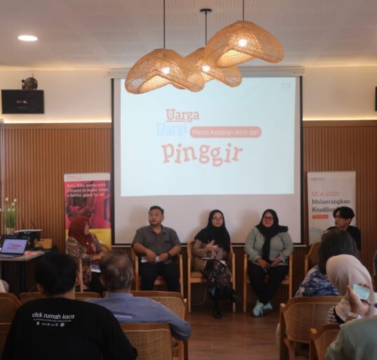 (Para pemateri pada diskusi bertajuk "Meniti Keadilan Iklim Lewat Pinggir pada jum'at, 10/10/2025) [Ansa daniswara/BP2M]