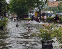 Potret banjir yang menggenangi salah satu daerah di Kota Semarang, Kamis (30/10/2025) [WALHI]