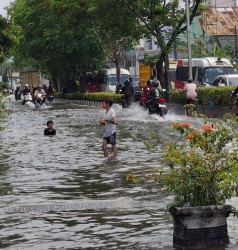 Potret banjir yang menggenangi salah satu daerah di Kota Semarang, Kamis (30/10/2025) [WALHI]