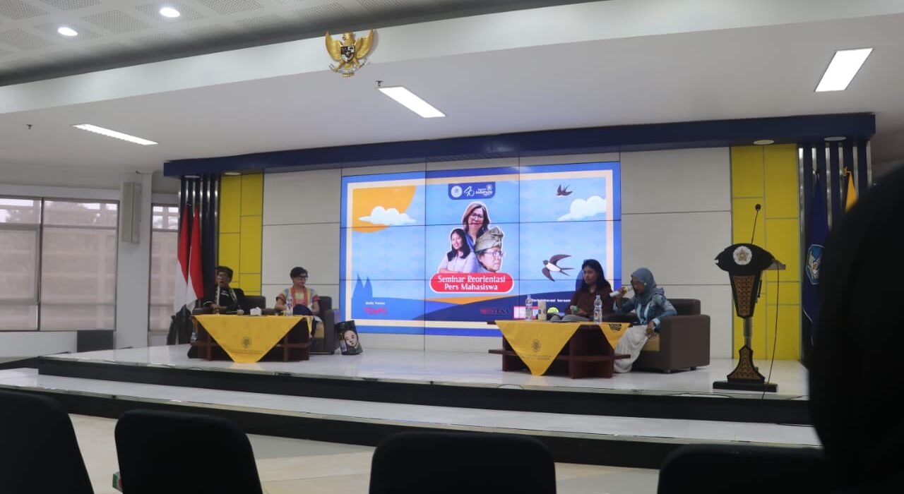 Narasumber dan moderator seminar memulai sesi tanya jawab, Sabtu (01/11/2025) [Sultan/BP2M]