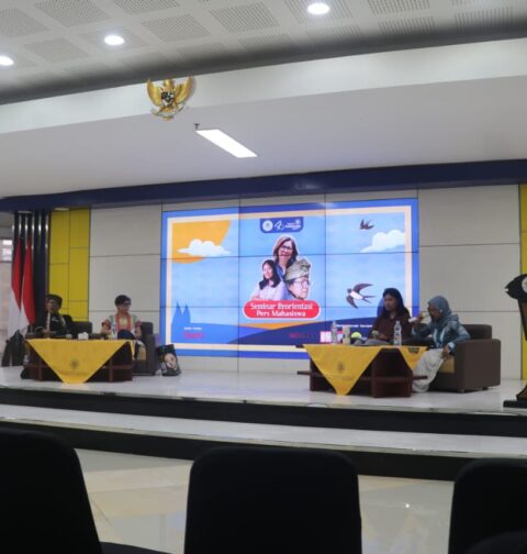 Narasumber dan moderator seminar memulai sesi tanya jawab, Sabtu (01/11/2025) [Sultan/BP2M]