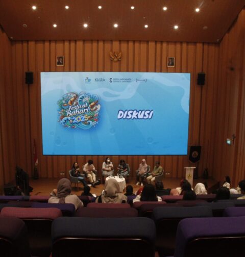 Narasumber saat sesi diskusi menyimak pertanyaan dari peserta pada Rabu (26/11/25) [Sultan/BP2M]