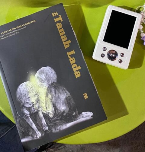 Sampul novel Di Tanah Lada [Adhisti Kurnia]