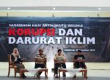 Sesi diskusi bertemakan korupsi dan darurat iklim pada Kamis (18/12/2025) [BP2M/Haidar]