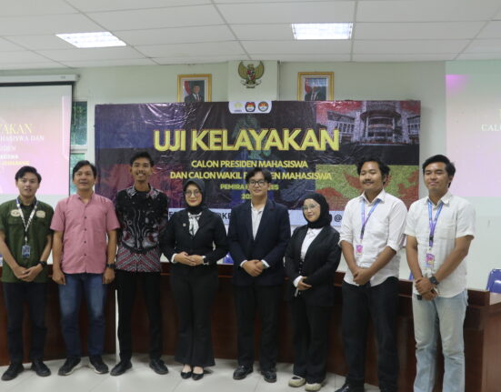 Pasangan calon bersama panelis dan penyelenggara Uji Kelayakan (BP2M) [Minggu, 07/12/2025)