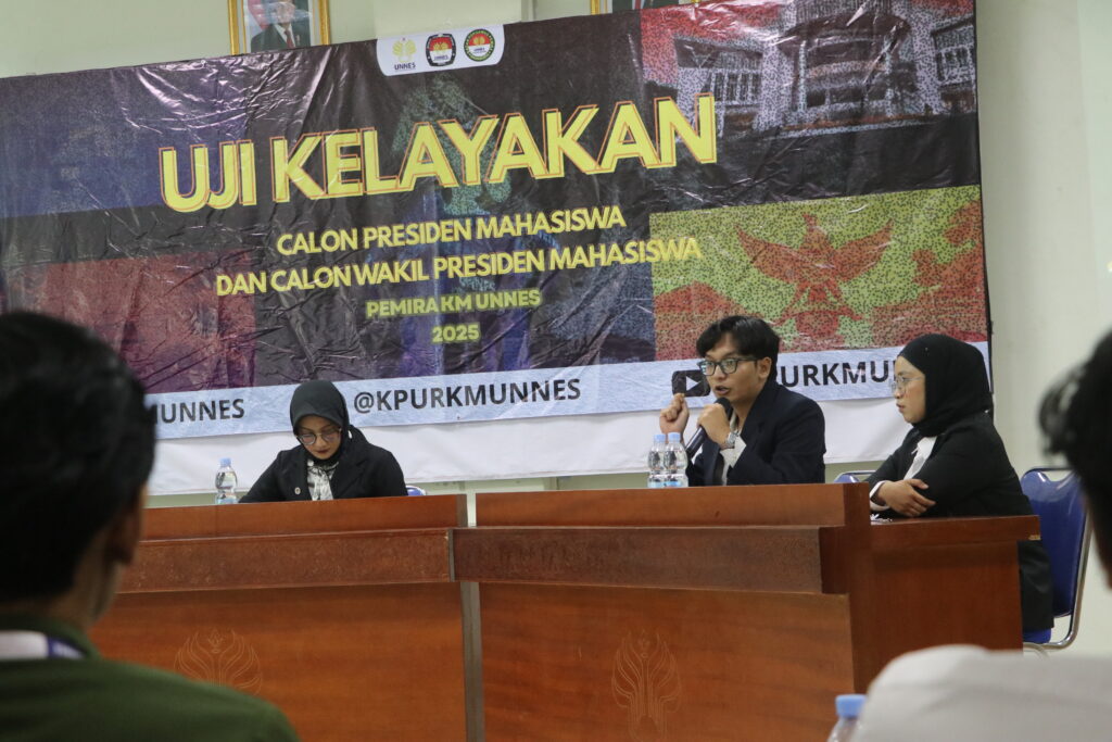 Arya tengah menyampaikan jawabannya saat uji kelayakan (BP2M) (Minggu, 07/12/2025)