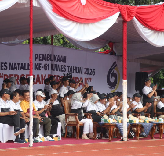 Antusias Civitas Akademika dalam menyaksikan penampilan SDGs dari berbagai fakultas dan lembaga, Kamis (12/02/26) [Bintang/Magang BP2M]