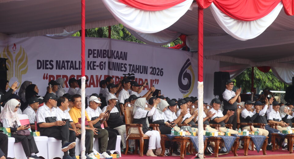 Antusias Civitas Akademika dalam menyaksikan penampilan SDGs dari berbagai fakultas dan lembaga, Kamis (12/02/26) [Bintang/Magang BP2M]