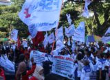 Puluhan anggota aliansi buruh jawa tengah lakukan aksi di depan Kantor Gubernur Jawa Tengah, Jumat (1/5/2026) [Abdul/BP2M]